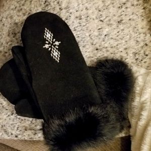 Manitobah Mukluk mitts